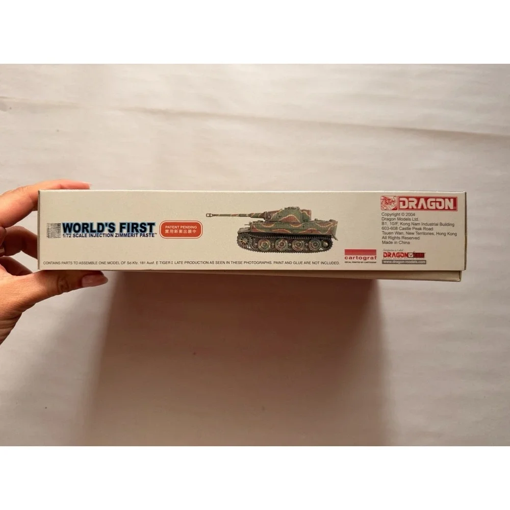Dragon 7203 Tiger I Late Production w/ Zimmerit 1:72 Scale Armor Model Kit Open